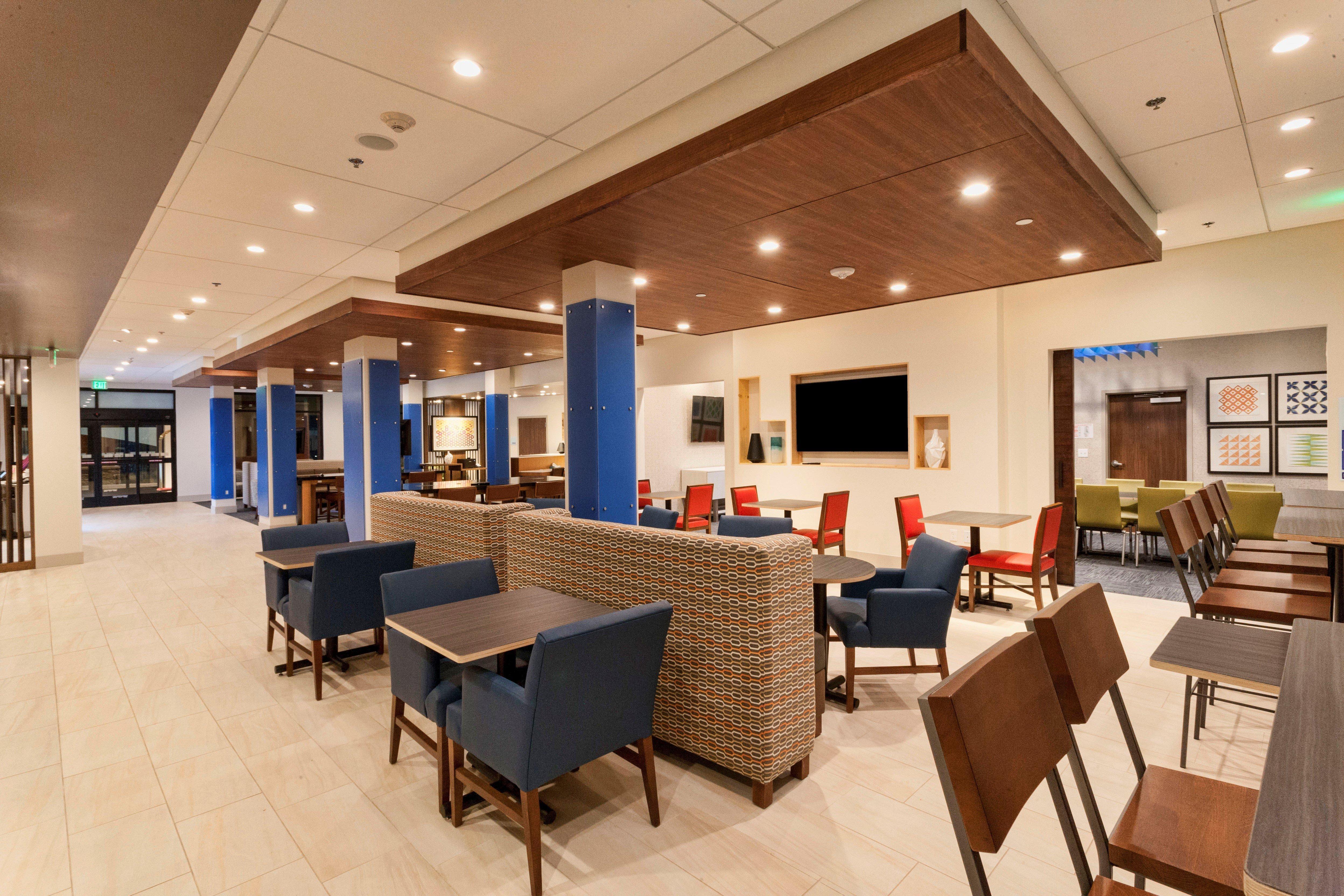 Holiday Inn Express & Suites - Dodge City By Ihg Exterior foto